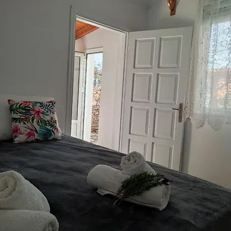 Bay House Nyaraló Pefkári