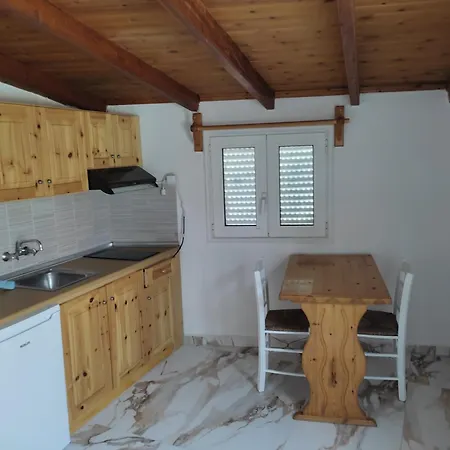 Bay House Nyaraló Pefkári